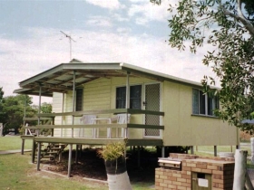 Cosy Cottages Amity Point - QLD Tourism